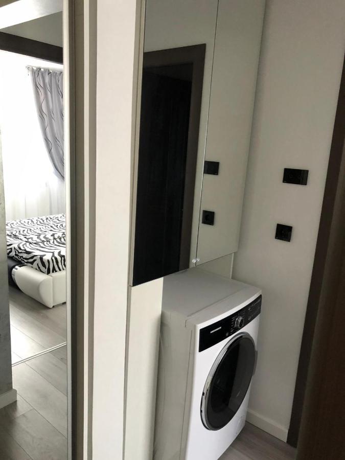 Elegant & Silver Luxury Apartament Craiova Kültér fotó