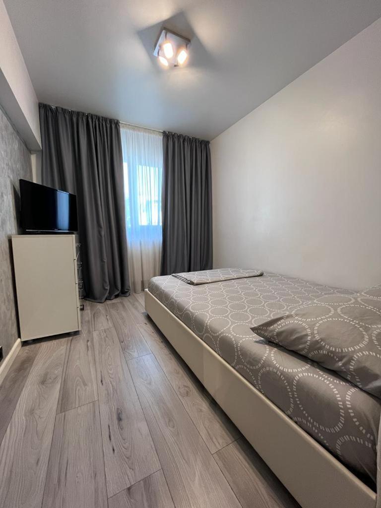 Elegant & Silver Luxury Apartament Craiova Kültér fotó